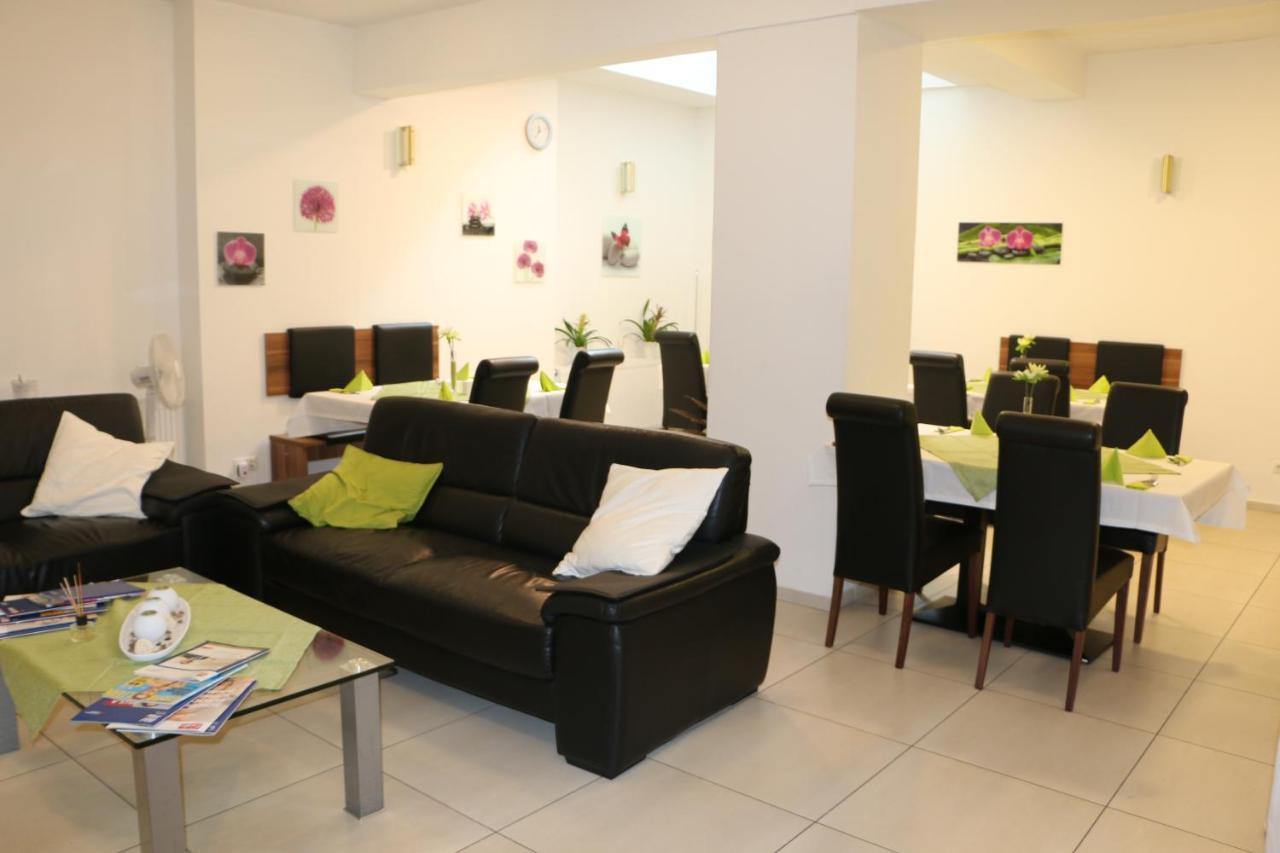 Hotel Bonn Voyage Екстериор снимка